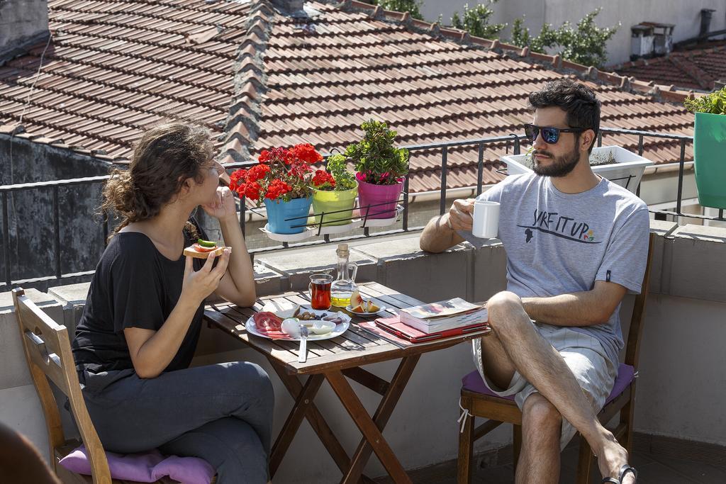 Hush Hostel Moda Istanbul Exteriör bild