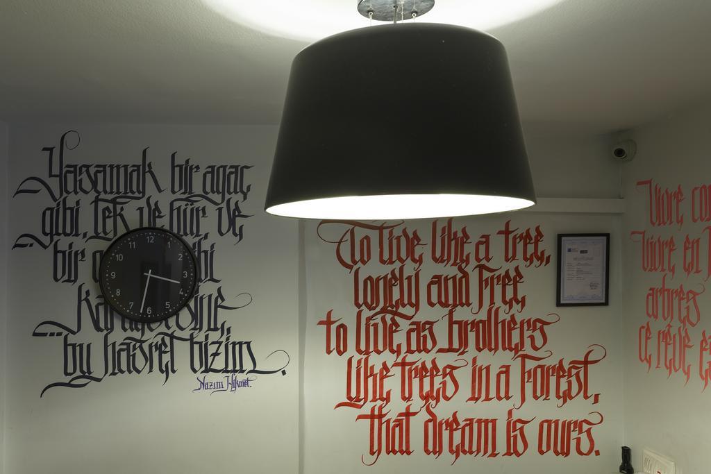 Hush Hostel Moda Istanbul Exteriör bild