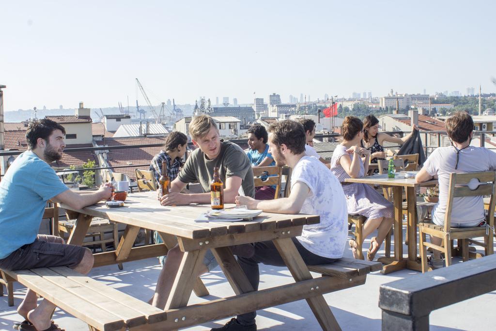 Hush Hostel Moda Istanbul Exteriör bild