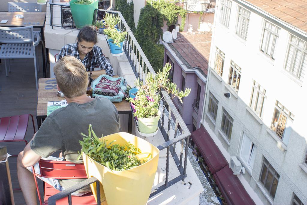 Hush Hostel Moda Istanbul Exteriör bild