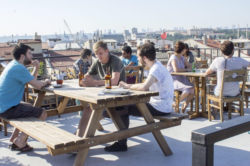 Hush Hostel Moda Istanbul Exteriör bild
