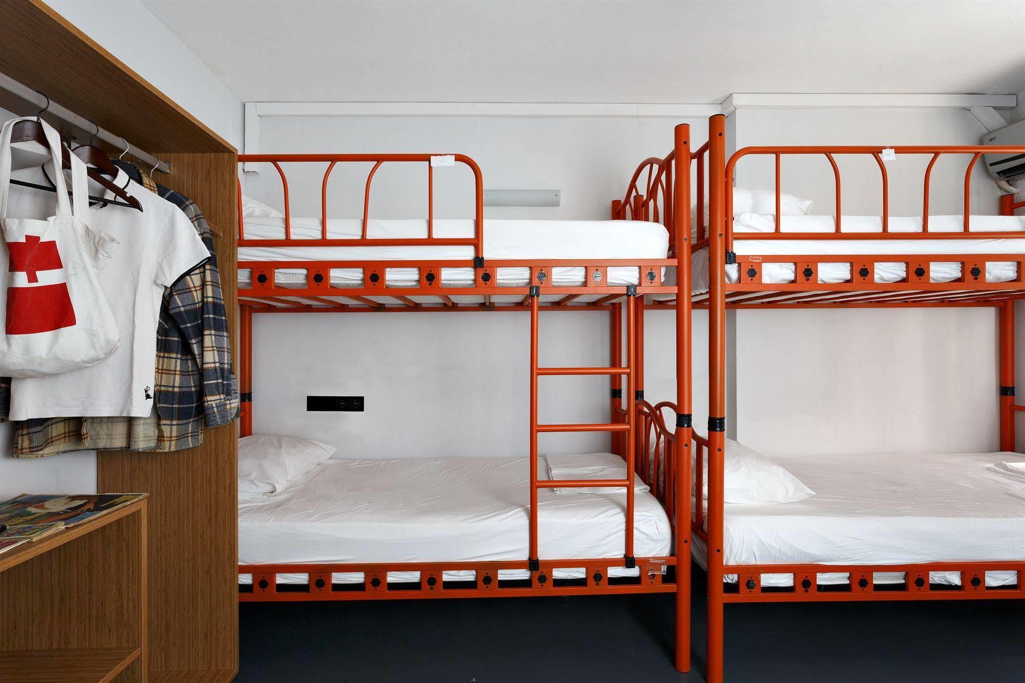 Hush Hostel Moda Istanbul Exteriör bild